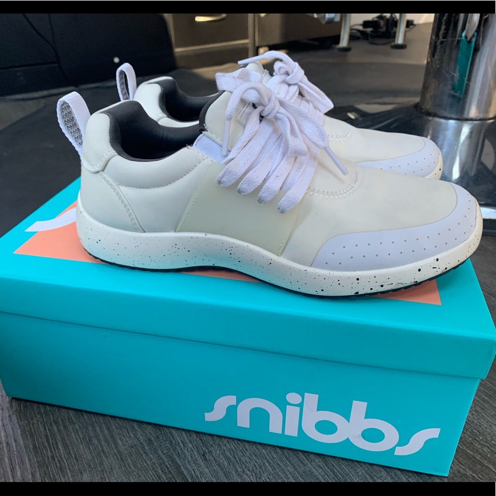 Snibbs Woman spacecloud work sneakers white/size 8